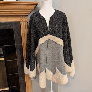 ECHO Wool Blend Poncho Shaw Gray Back Cream Made in Italy One Size Fits Most
